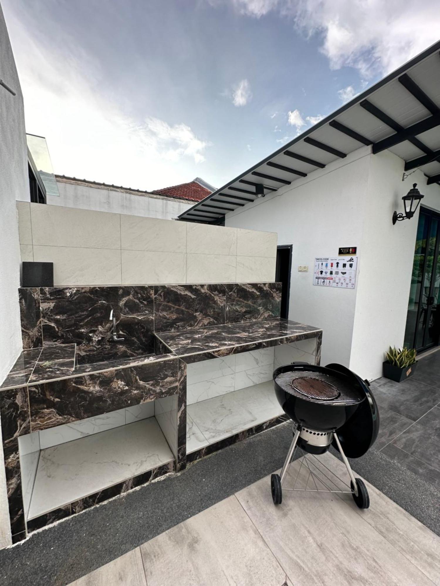 Stylish Villa Alma Simpang Ampat  Exterior photo